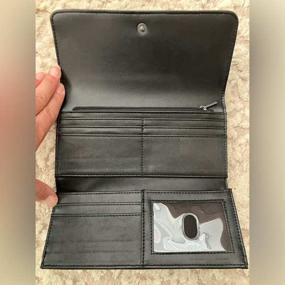 NEW without tags Universal Thread Black faux leather wallet - Picture 4 of 10